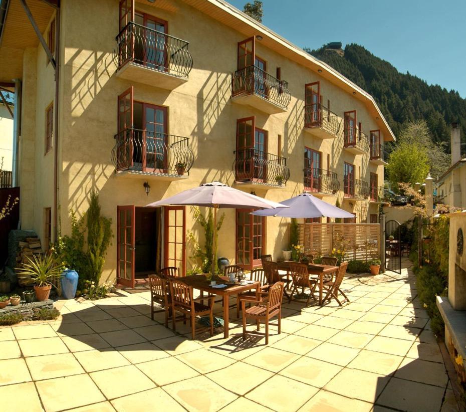 Browns Boutique Hotel Queenstown Exterior photo